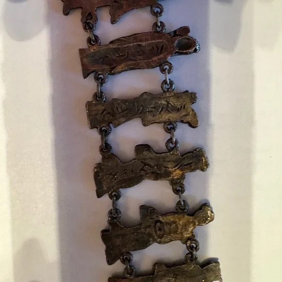 Vintage/antique Asian Silver colored Bracelet with Detailed Figures - Picture 12 of 16